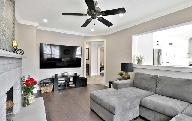 3019 Runcorn Row, House detached with 4 bedrooms, 3 bathrooms and 8 parking in Mississauga ON | Image 3