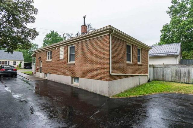 280 Victoria Ave, House detached with 2 bedrooms, 2 bathrooms and 6 parking in Belleville ON | Image 18