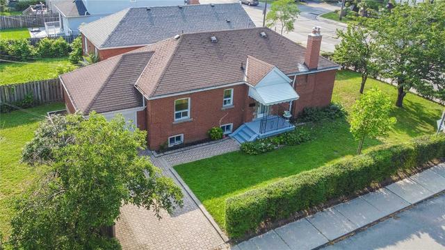 653 O'connor Dr, House detached with 3 bedrooms, 2 bathrooms and 2 parking in Toronto ON | Image 27