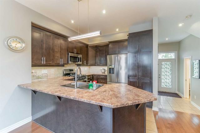 170 Mattingly Way, House attached with 3 bedrooms, 3 bathrooms and 3 parking in Ottawa ON | Image 8