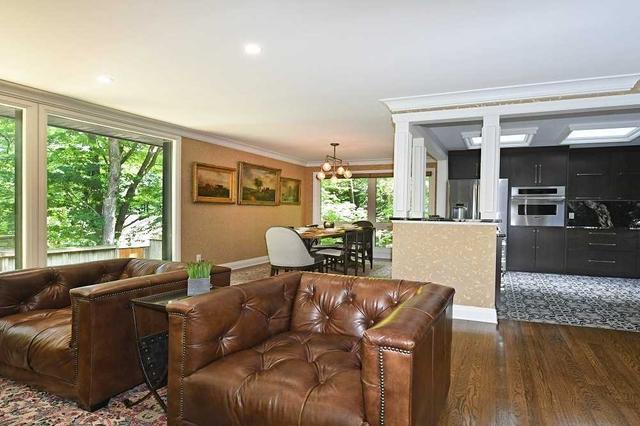 484 Westmount Dr, House detached with 3 bedrooms, 3 bathrooms and 5 parking in London ON | Image 3