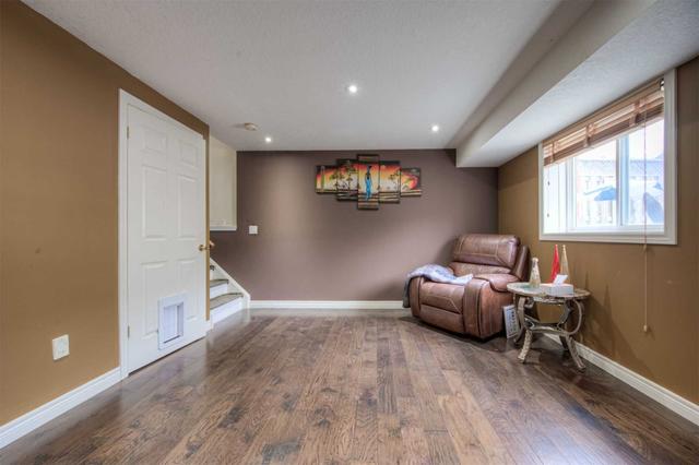 9 Darling Cres, House detached with 3 bedrooms, 3 bathrooms and 5 parking in Guelph ON | Image 35