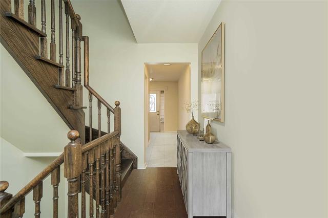79 Teal Crest Circ, House attached with 3 bedrooms, 3 bathrooms and 3 parking in Brampton ON | Image 3