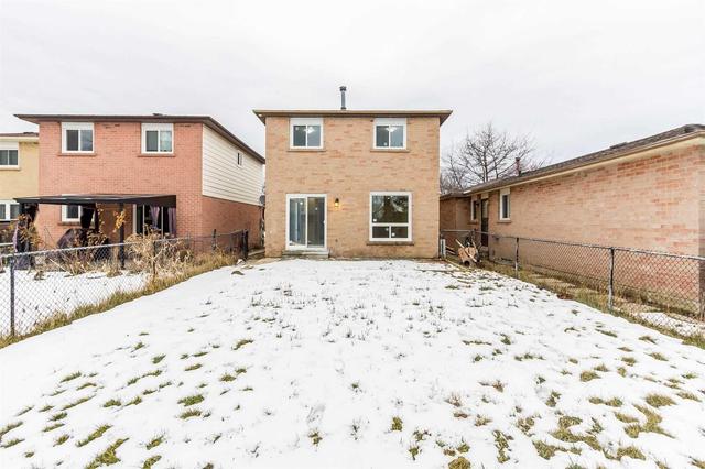 180 Martindale Cres, House detached with 3 bedrooms, 1 bathrooms and 3 parking in Brampton ON | Image 1