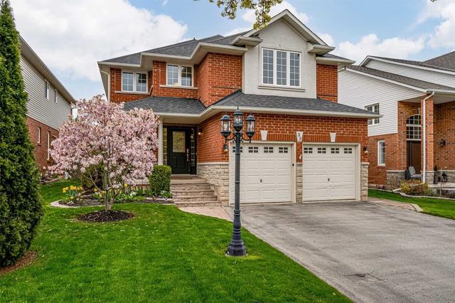 33 Hickory Cres, House detached with 5 bedrooms, 4 bathrooms and 6 parking in Grimsby ON | Image 1