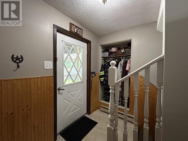 1508 Sunset Dr, House detached with 4 bedrooms, 2 bathrooms and null parking in Fort Frances ON | Image 3