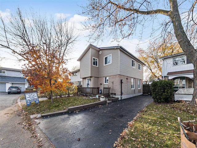 21 Garrison Sq, House detached with 3 bedrooms, 2 bathrooms and 3 parking in Brampton ON | Image 1