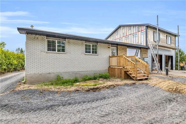 5806 First Line Road, Condo with 3 bedrooms, 1 bathrooms and 2 parking in Ottawa ON | Image 3