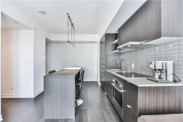 1001 - 88 Harbour St, Condo with 1 bedrooms, 1 bathrooms and 0 parking in Toronto ON | Image 3