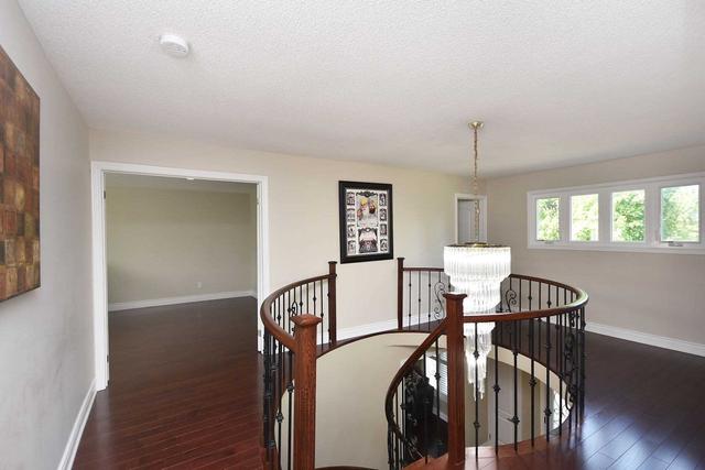 30 Ravinder Crt, House detached with 5 bedrooms, 4 bathrooms and 12 parking in Brampton ON | Image 22