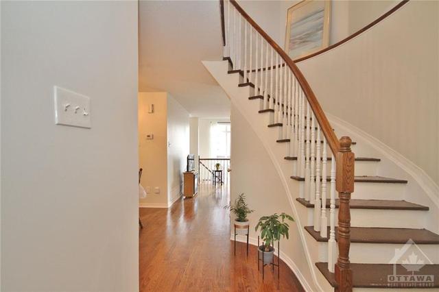4 Sienna Private, Townhouse with 3 bedrooms, 2 bathrooms and 2 parking in Ottawa ON | Image 2