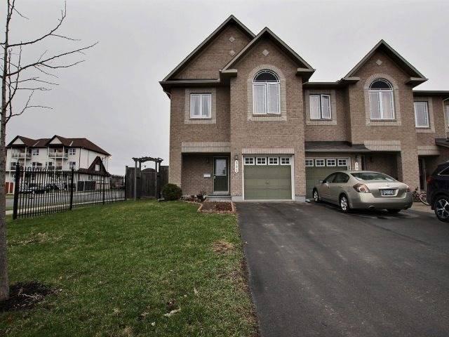 392 Goldenbrook Way, House attached with 3 bedrooms, 3 bathrooms and 3 parking in Ottawa ON | Image 1