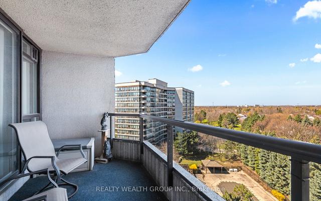 908 - 10 Laurelcrest St, Condo with 2 bedrooms, 1 bathrooms and 2 parking in Brampton ON | Image 11