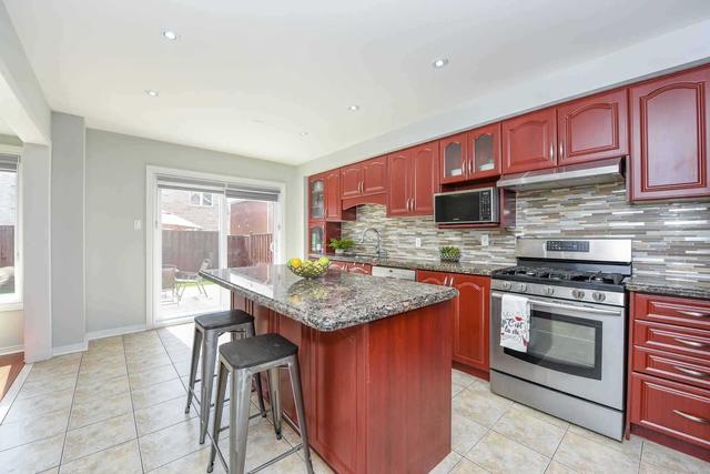 31 Lennon Tr, House detached with 4 bedrooms, 5 bathrooms and 5 parking in Brampton ON | Image 30