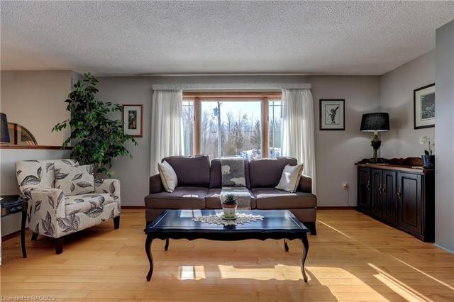 702851 Sideroad 5, House detached with 4 bedrooms, 2 bathrooms and 6 parking in Chatsworth ON | Image 10