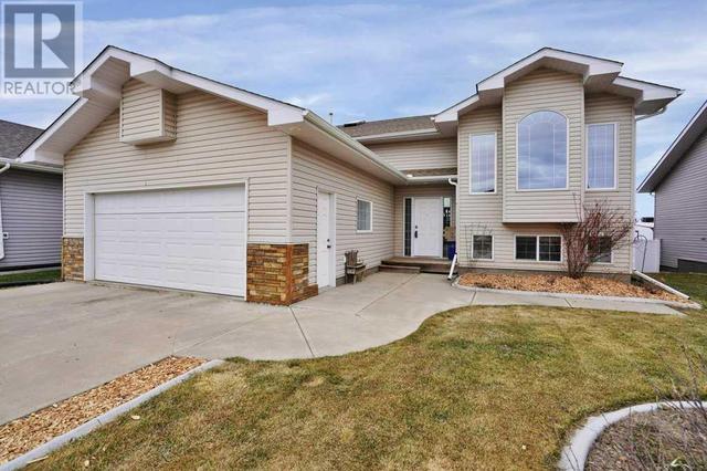 4638 58 Avenue, House detached with 4 bedrooms, 3 bathrooms and 2 parking in Rimbey AB | Image 1
