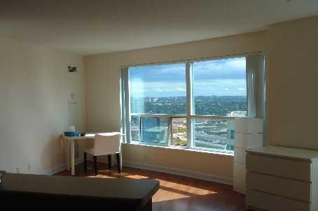 2810 - 36 Lee Centre Dr, Condo with 2 bedrooms, 2 bathrooms and 1 parking in Toronto ON | Image 3
