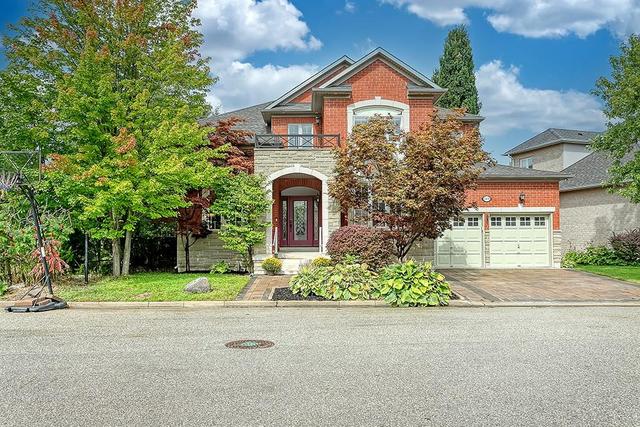 5401 Duchess Court, House detached with 4 bedrooms, 2 bathrooms and 2 parking in Burlington ON | Image 1
