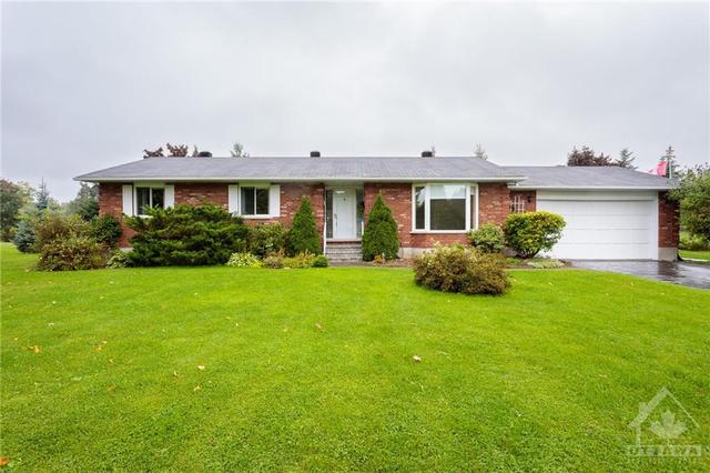 145 Julie Anne Crescent, House detached with 3 bedrooms, 2 bathrooms and 10 parking in Mississippi Mills ON | Card Image