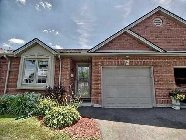 14 - 15 Cobden Crt, Townhouse with 1 bedrooms, 2 bathrooms and 2 parking in Brantford ON | Image 1