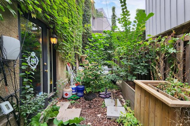 394 King St E, House attached with 2 bedrooms, 3 bathrooms and 0 parking in Toronto ON | Image 35