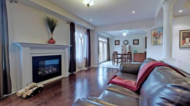 404 Nairn Circ, House detached with 4 bedrooms, 3 bathrooms and 4 parking in Milton ON | Image 39