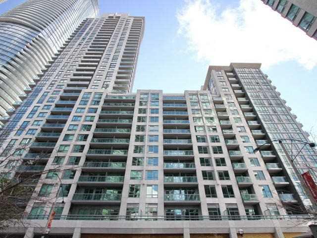 801 - 19 Grand Trunk Cres, Condo with 1 bedrooms, 1 bathrooms and null parking in Toronto ON | Image 1