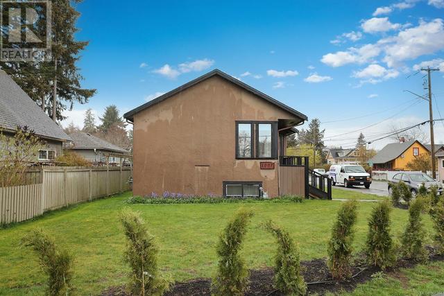 1007 5th St, House detached with 4 bedrooms, 2 bathrooms and 2 parking in Courtenay BC | Image 27