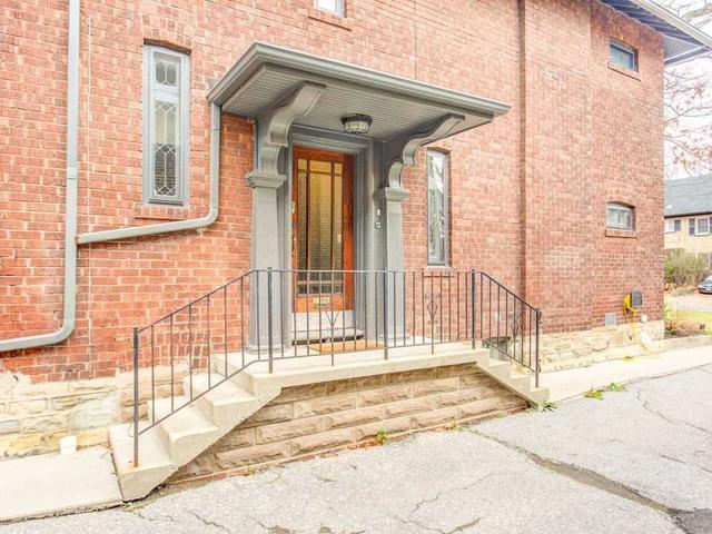 upper - 340 St. Clair Ave, House detached with 3 bedrooms, 2 bathrooms and 1 parking in Toronto ON | Image 15