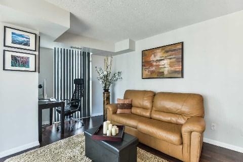 1810 - 215 Fort York Blvd, Condo with 2 bedrooms, 2 bathrooms and 1 parking in Toronto ON | Image 3