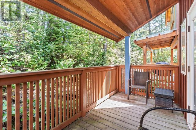 1027 Tyee Terr, House detached with 1 bedrooms, 1 bathrooms and 1 parking in Ucluelet BC | Image 2