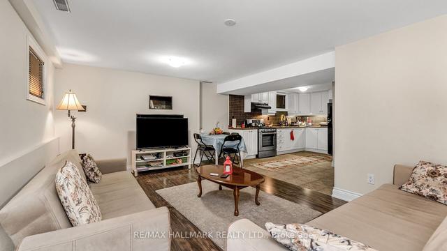 19 Benjamin Boake Tr, House semidetached with 3 bedrooms, 3 bathrooms and 4 parking in Toronto ON | Image 22