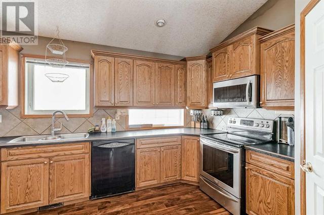 241063 Alberta 24, House detached with 4 bedrooms, 3 bathrooms and 6 parking in Wheatland County AB | Image 12