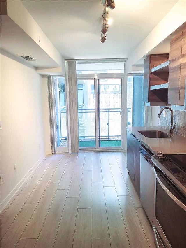 620 - 525 Adelaide St W, Condo with 1 bedrooms, 1 bathrooms and 0 parking in Toronto ON | Image 3