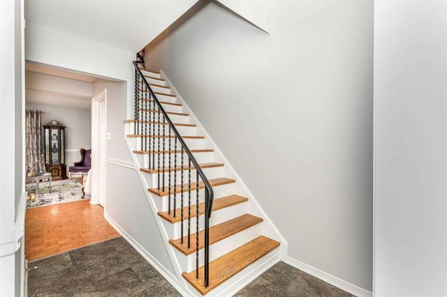 2088 Lakeshore Rd W, Townhouse with 3 bedrooms, 2 bathrooms and 1 parking in Oakville ON | Image 6