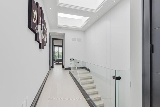 321 Melrose Ave, House detached with 4 bedrooms, 5 bathrooms and 4 parking in Toronto ON | Image 9