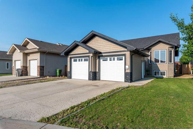 3703 41 Avenue, House detached with 6 bedrooms, 3 bathrooms and 4 parking in Lloydminster (Part) SK | Image 2