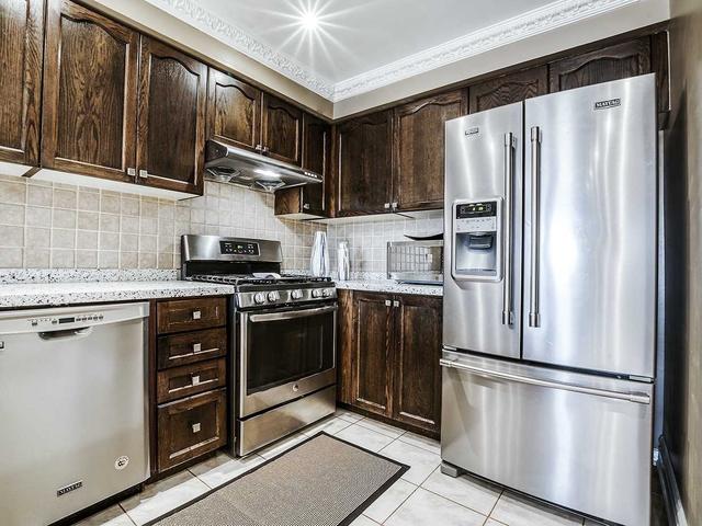 58 Dunlop Crt, House attached with 3 bedrooms, 3 bathrooms and 3 parking in Brampton ON | Image 38