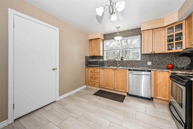 225 Elizabeth St, House detached with 5 bedrooms, 3 bathrooms and 5 parking in Guelph ON | Image 33