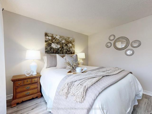 160 Burns Circ, House attached with 3 bedrooms, 2 bathrooms and 7 parking in Barrie ON | Image 13