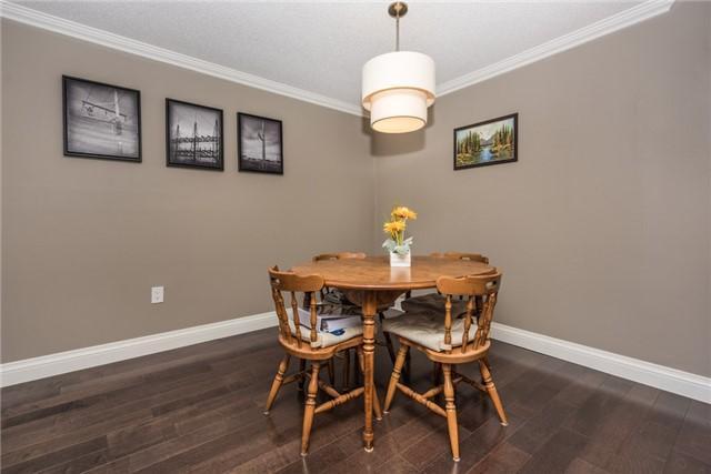 10 Coulter St, Condo with 2 bedrooms, 1 bathrooms and 1 parking in Barrie ON | Image 7