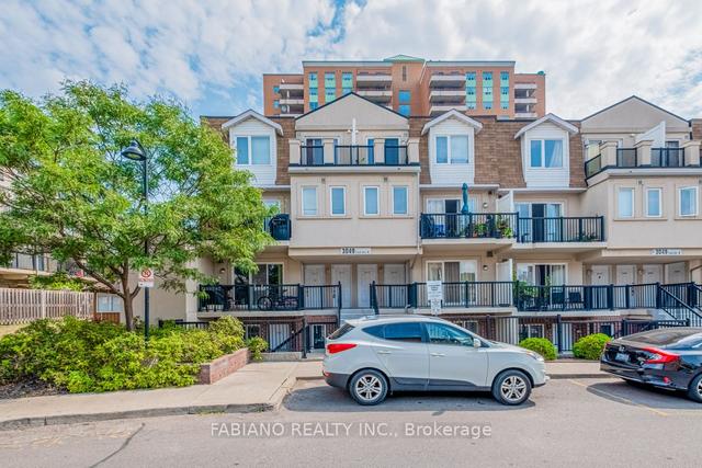 2016 - 3049 Finch Ave W, Townhouse with 1 bedrooms, 1 bathrooms and 1 parking in Toronto ON | Image 1