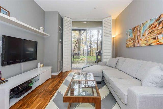 T09 - 16 Dallimore Circ, Condo with 1 bedrooms, 1 bathrooms and 2 parking in Toronto ON | Image 8