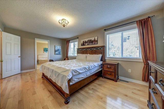 4804 Yorkshire Ave, House detached with 3 bedrooms, 4 bathrooms and 5 parking in Mississauga ON | Image 10