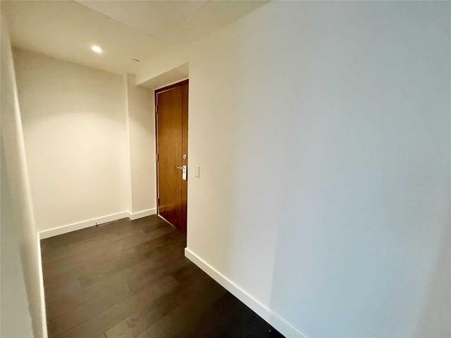 4001 - 95 Mcmahon Dr, Condo with 2 bedrooms, 2 bathrooms and 1 parking in Toronto ON | Image 8