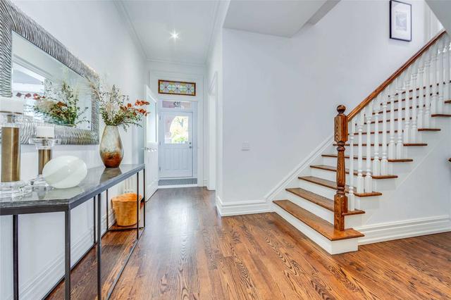 95 Bedford Rd, House semidetached with 4 bedrooms, 4 bathrooms and 0 parking in Toronto ON | Image 2
