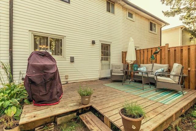 472 Parkview Cres, House semidetached with 3 bedrooms, 1 bathrooms and 2 parking in Cambridge ON | Image 16