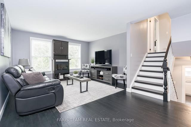 562 Simcoe St, House detached with 3 bedrooms, 2 bathrooms and 3 parking in Collingwood ON | Image 8
