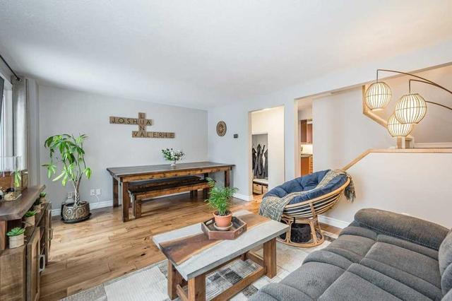 32 Leacock Ave, House semidetached with 3 bedrooms, 2 bathrooms and 5 parking in Guelph ON | Image 12