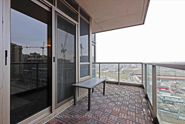 1004 - 388 Prince Of Wales Dr, Condo with 2 bedrooms, 2 bathrooms and 1 parking in Mississauga ON | Image 6